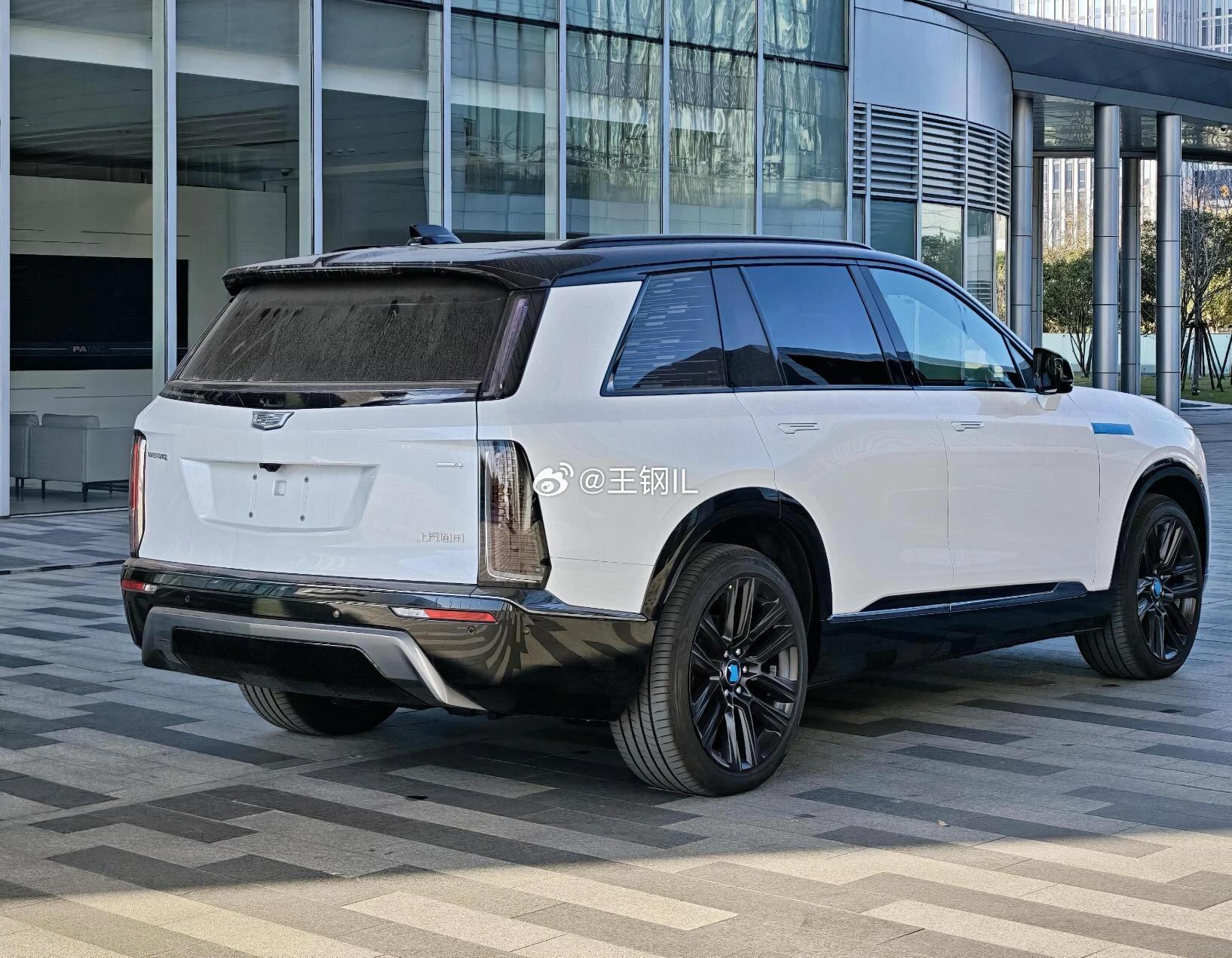 凯迪拉克VISTIQ把“大车灵活度”卷到新高度——全系标配后轮转向，最大偏转10