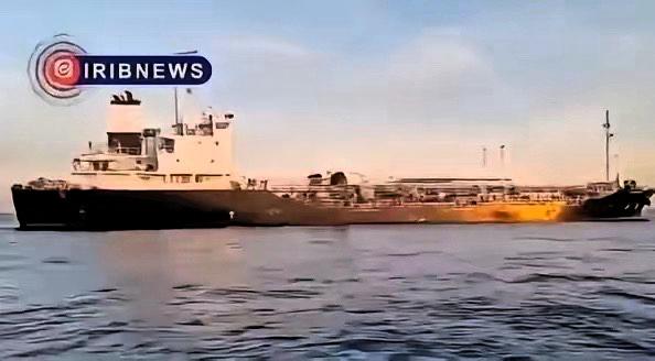 给伊朗点赞！伊朗在波斯湾扣下美国油轮！12月24日伊朗革命卫队在波斯湾扣押一艘涉