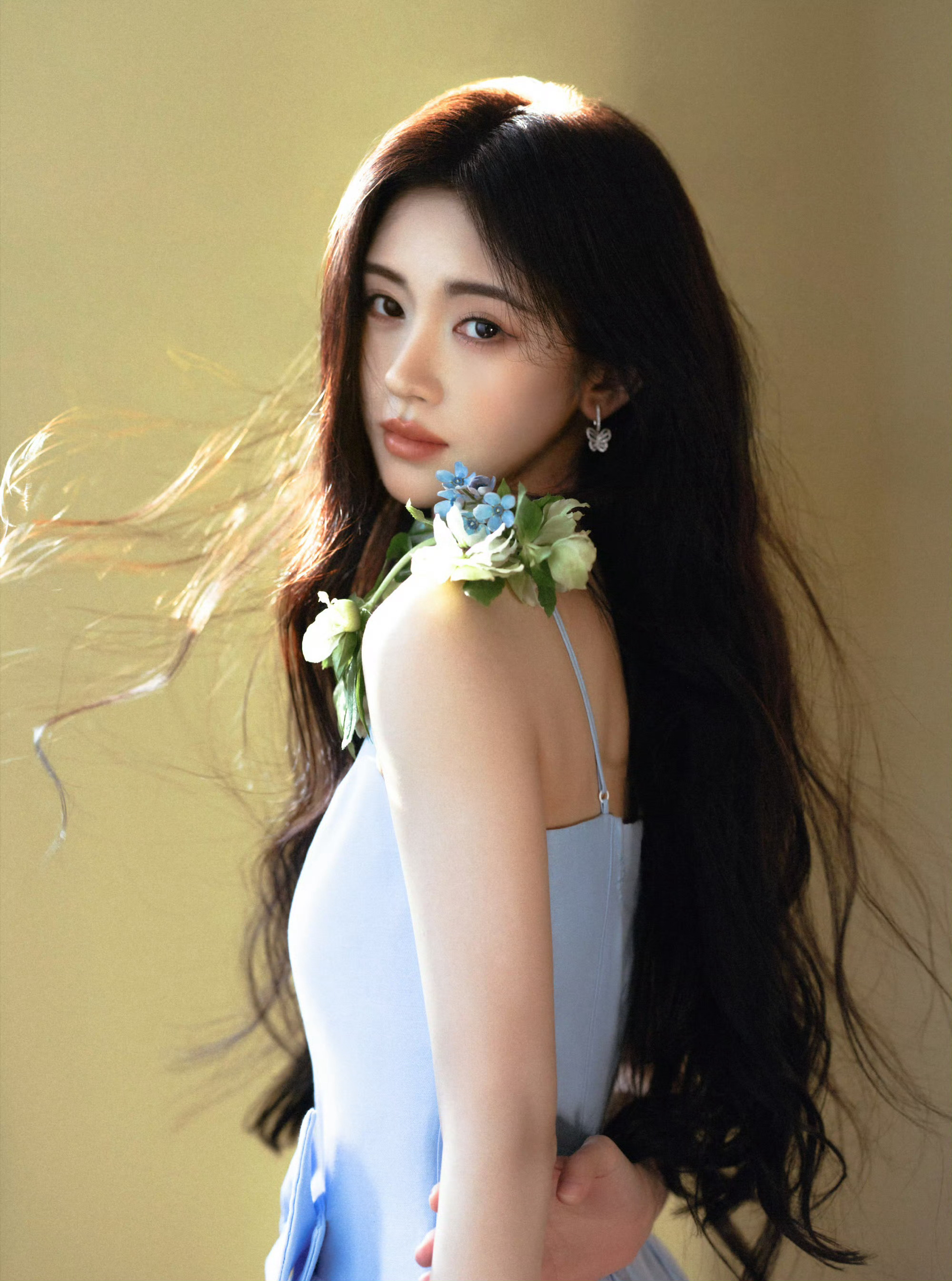 鞠婧祎  jjy鞠婧祎万花世界 jjy鞠婧祎苏绿夏 “洽逢深秋落叶 晚风四起 秋