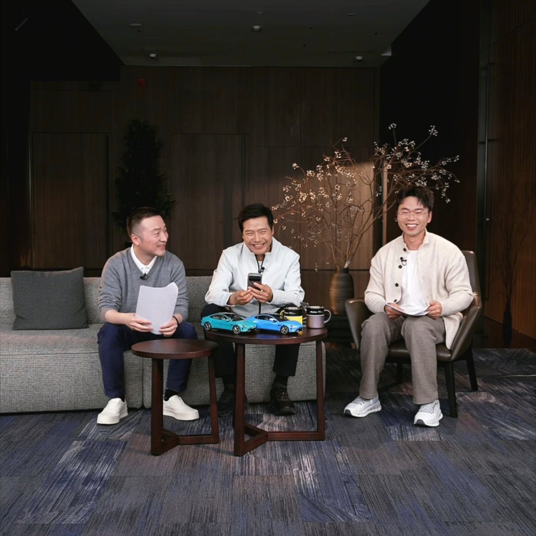 肖爽：雷总，上次直播我涨了2万粉。雷军：我一个月掉了20万粉，你涨粉还没我掉的多