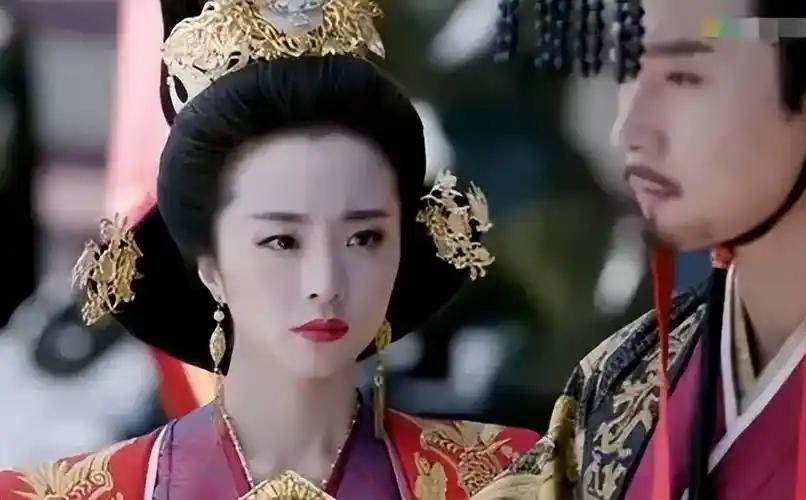 萧后嫁过六位君王？纯属谣言！她的乱世漂流，藏着最硬的尊严。
 
说萧后先后嫁给六