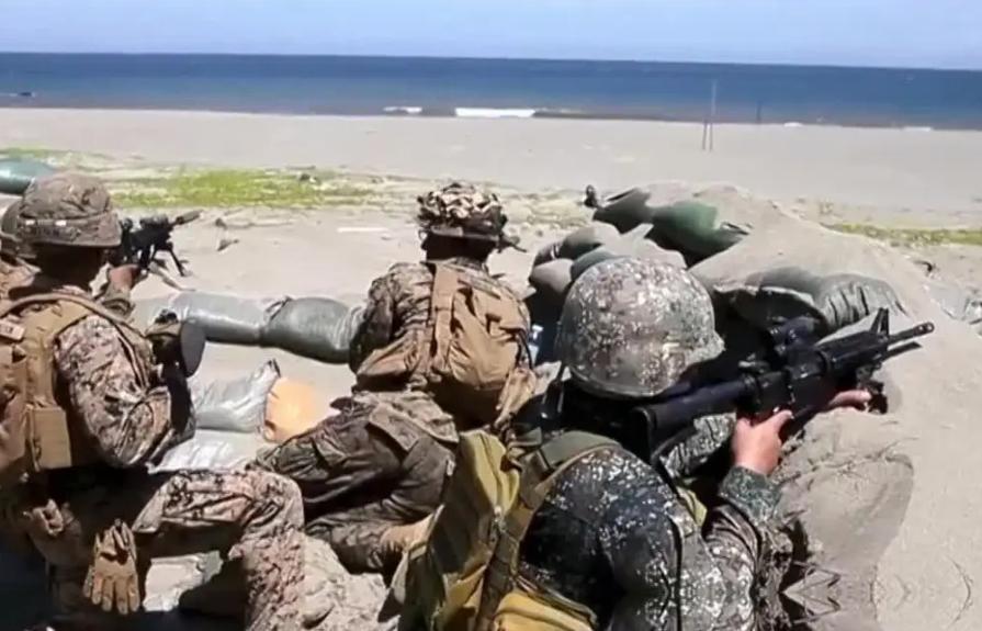 美国打伊朗的时候，真正下场参与的没几个。可要是调转枪口对准中国，美国一招呼，周边