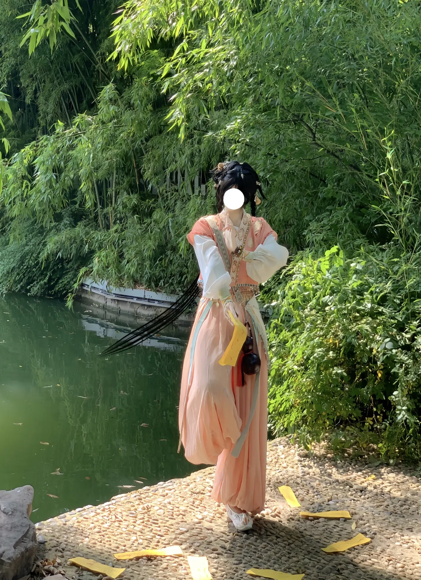 “符篆门弟子…诸位 请赐教。”