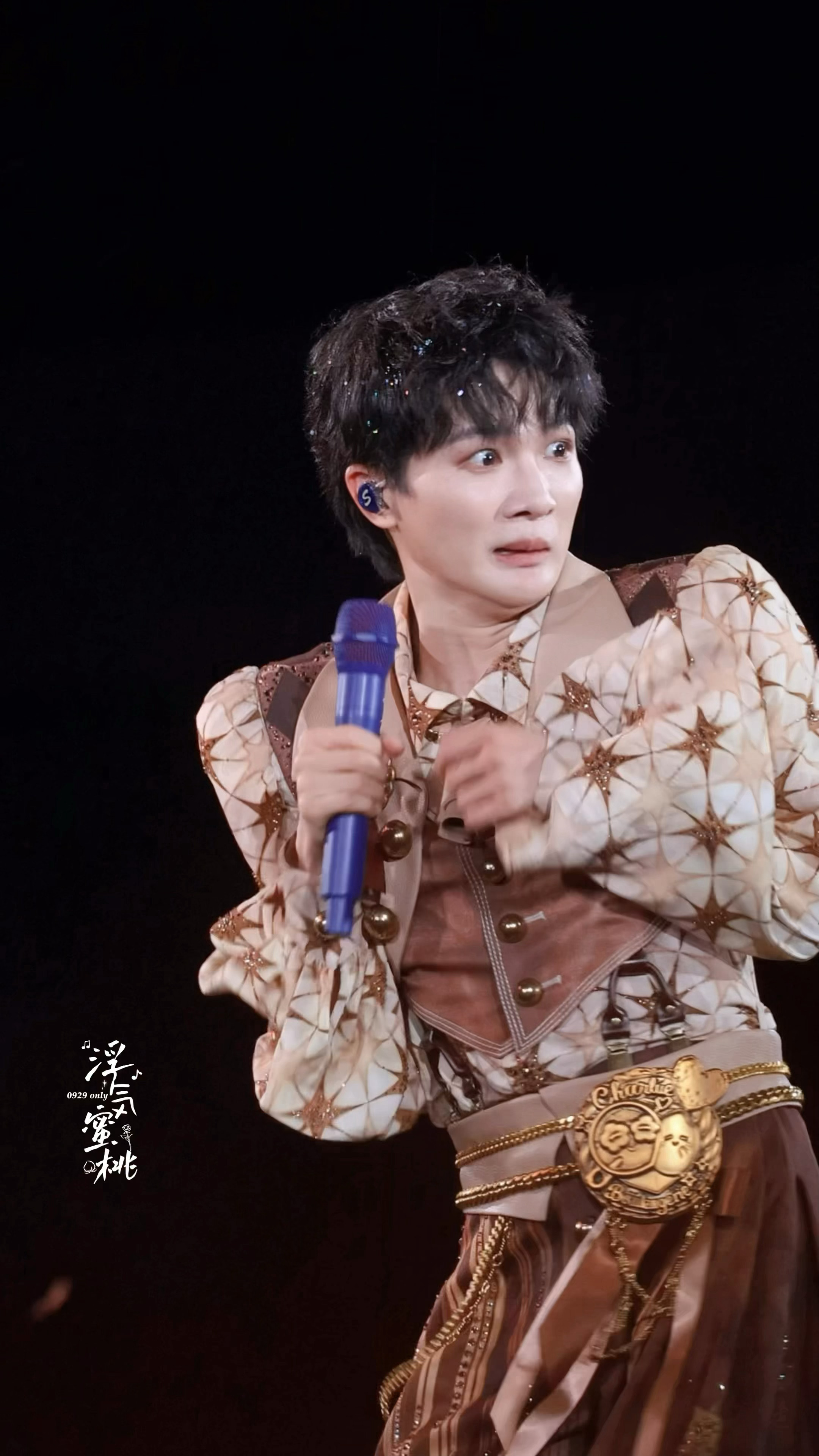 受惊的小仓鼠🐹周深郑州演唱会 ✨ 周深2026深深的巡回演唱会