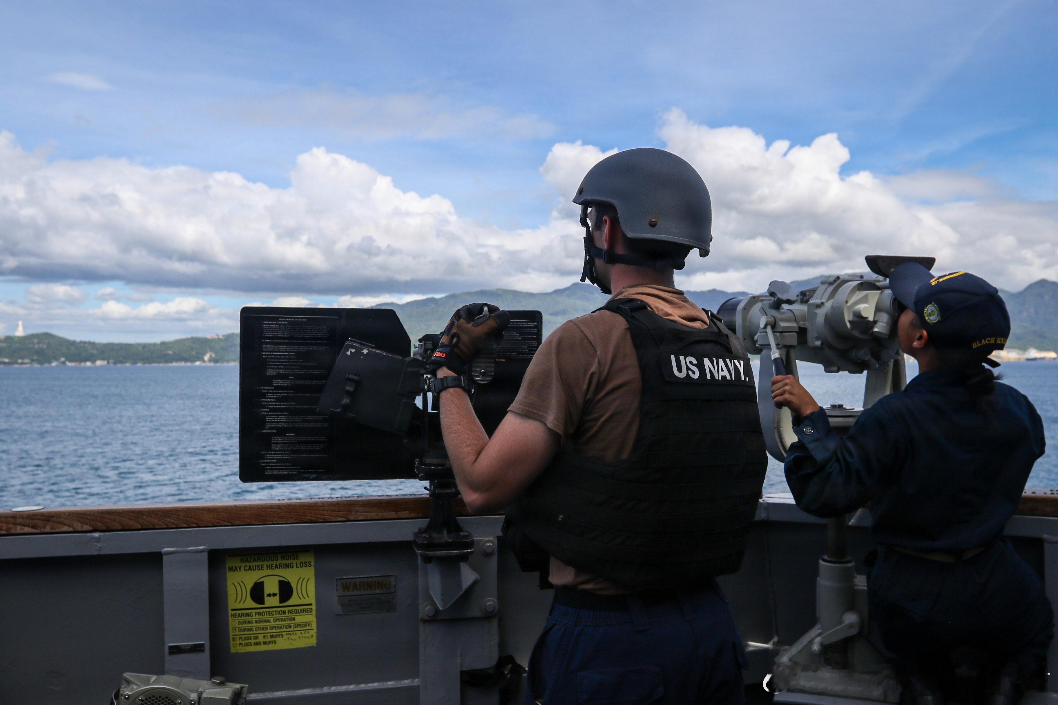 Abraham Lincoln Carrier Strike Group在第7舰