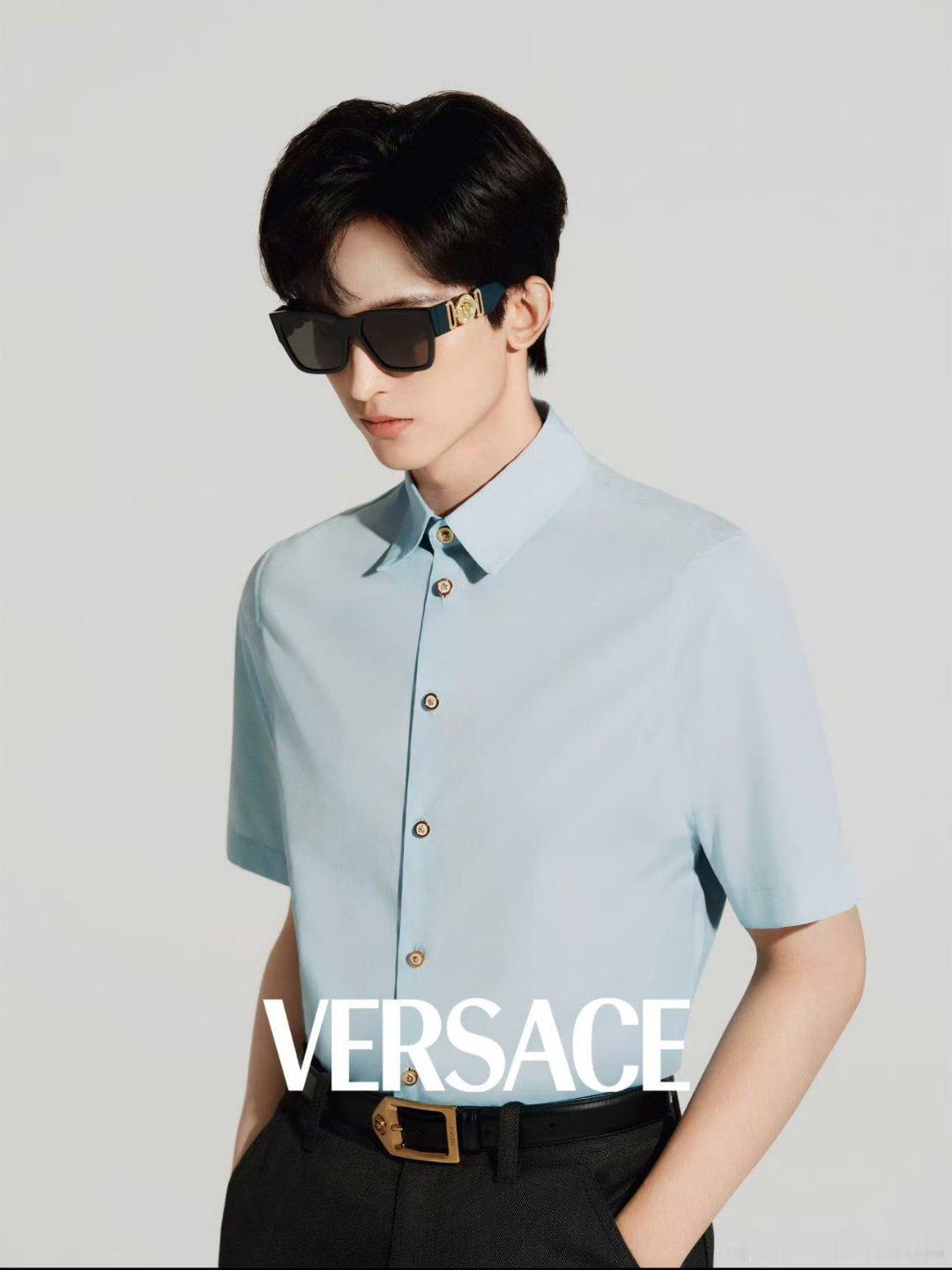 品牌挚友常华森演绎VERSACE眼镜系列🕶️ ​​​