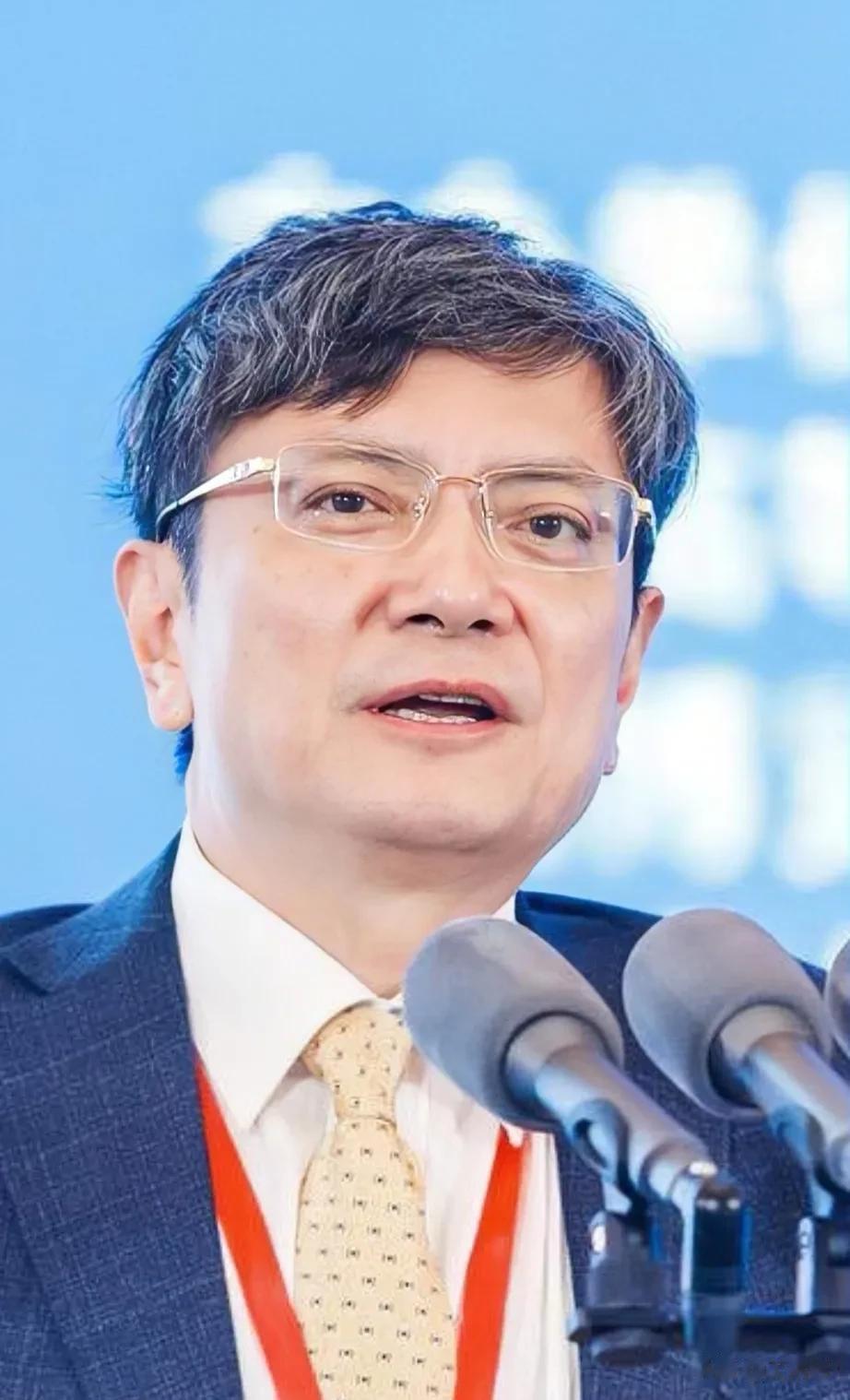 一次演讲中，郑强说:同志们，如果说起一流大学，我们不能小瞧日本，从2010年开始