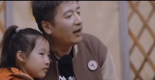 “五服”其实就是看亲戚关系远近的尺子，核心就看共同祖先是哪一辈：



一服：亲