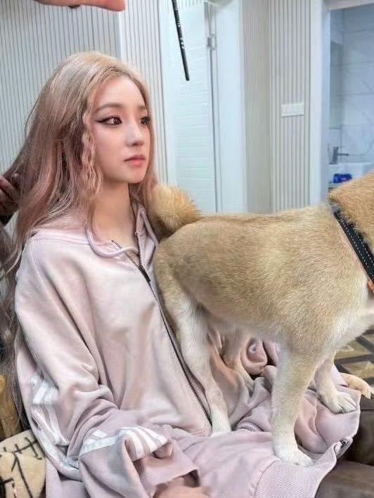 宋雨琦清唱蕾哈娜给我干哪年来了宋雨琦5年前就清唱过蕾哈娜《Love The Wa