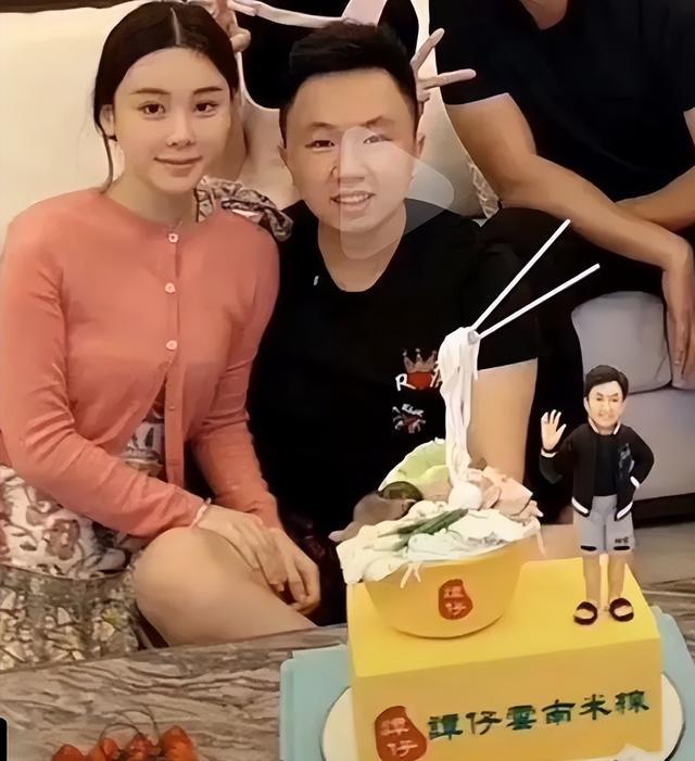 蔡天凤现任丈夫宠她，公婆和继父都对她好，她应该是乖巧懂事的人。她前夫那家人怎么忍