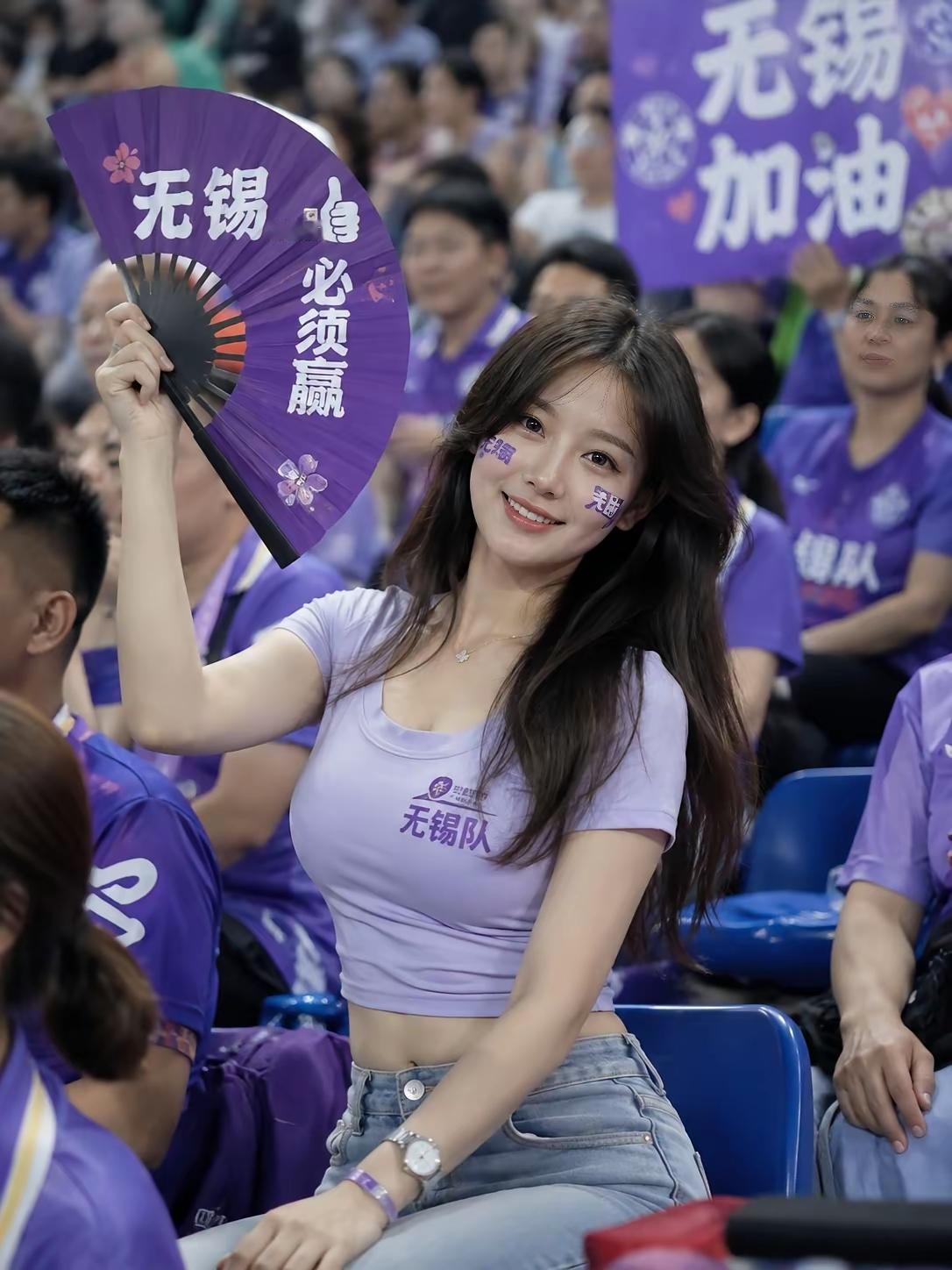 很疑惑到底苏超和世界杯哪一个对我们更有意义？一个是我们老百姓喜欢的民间比赛，一个