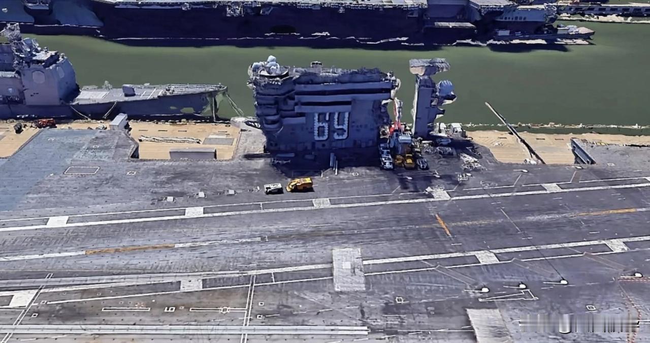 关于胡塞武装攻击美国航母这件事，这件事确实发生过，并且发生过很多次，但是有没有击