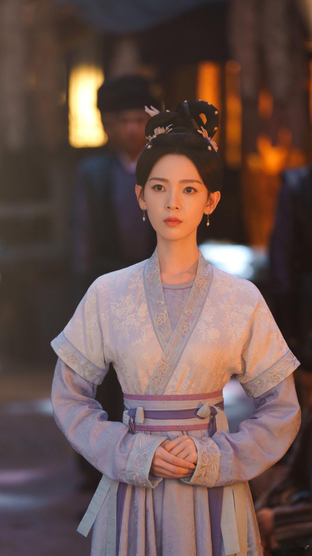 #陈瑶脸有多甜心就有多野#我天家人们谁懂呀这种反差感，陈瑶的脸妥妥是甜心宝贝呀，