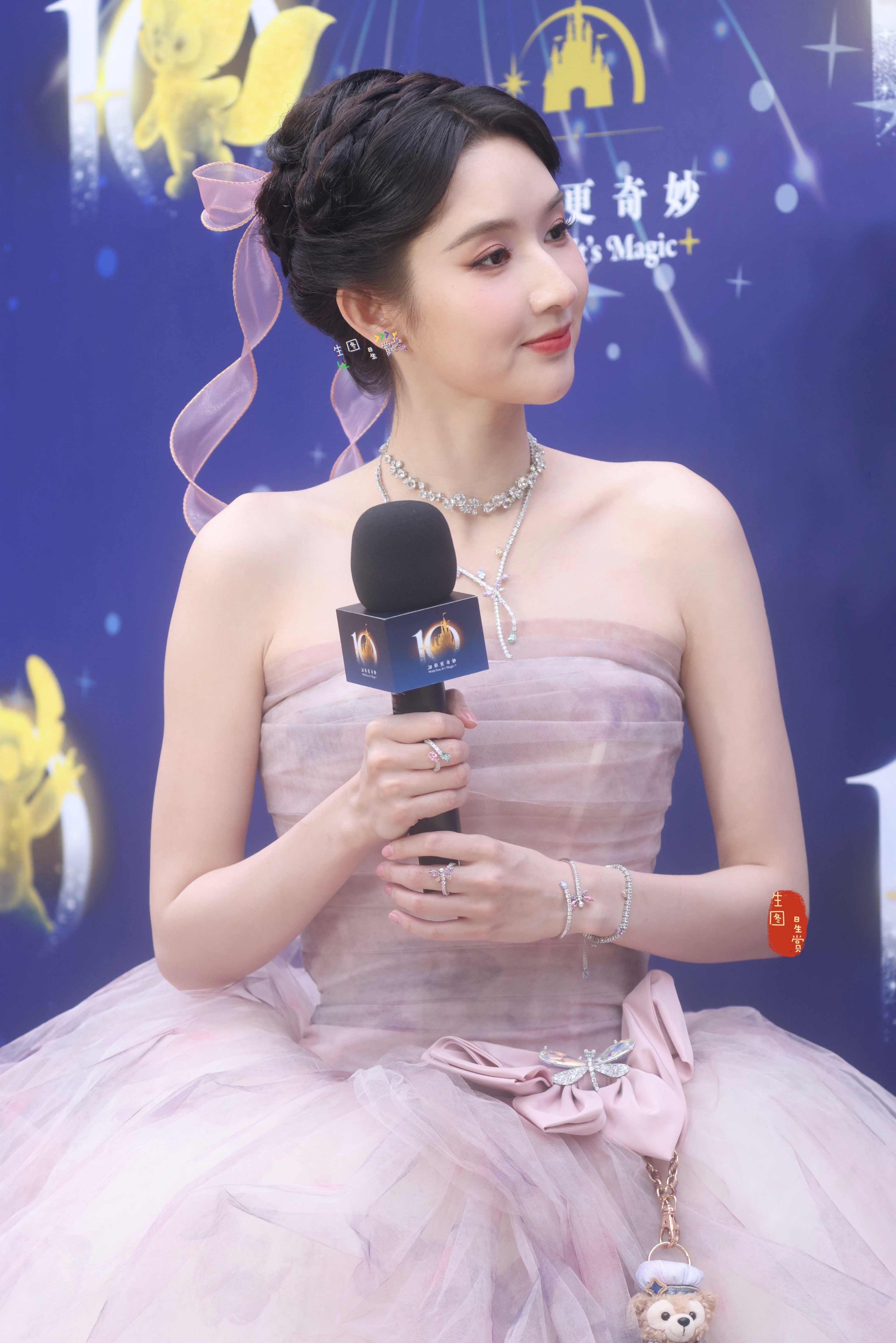 今天是迪士尼公主王玉雯迪士尼盛典生图美貌来袭