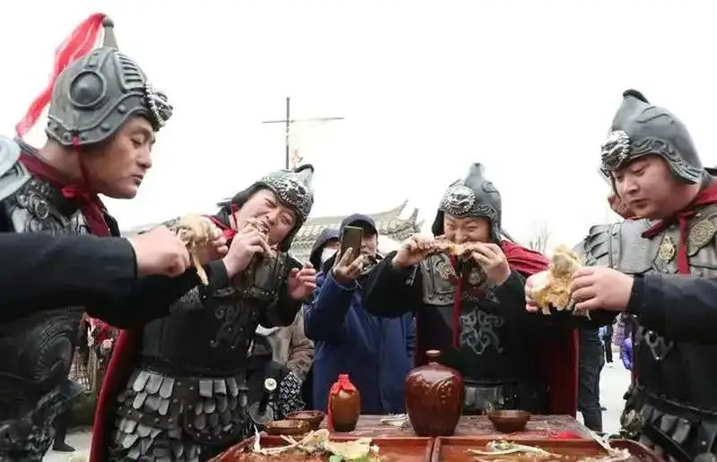 汉代边疆士卒口粮清单，两千年前的军粮比你想象得丰富太多。

两千年前，一块胡杨木