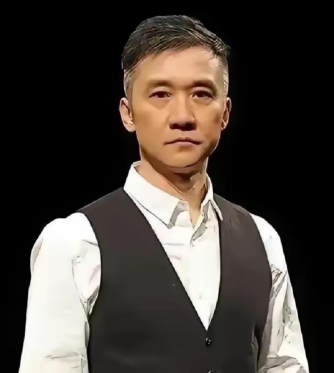 2011年，黄志忠把自己在北京的两套千万房产、200万存款和名下所有车，一把塞给