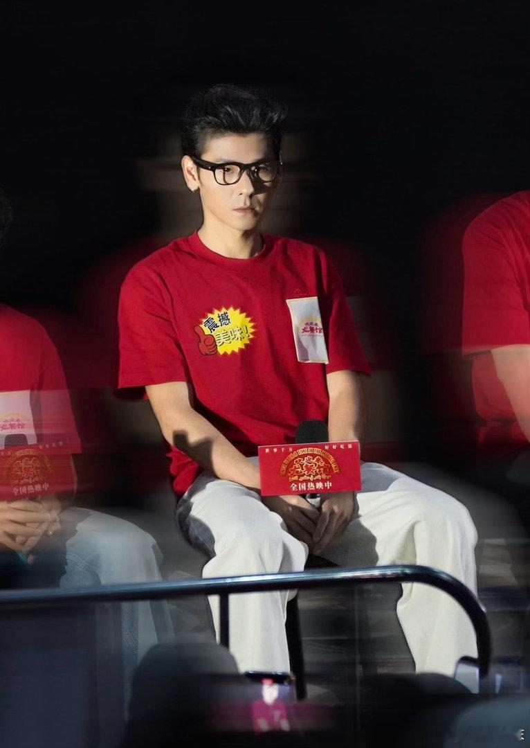 蒋奇明说话也一股东北味了蒋奇明逐渐腾化笑不活了！路演蒋奇明直言特别喜欢跟腾哥搭档