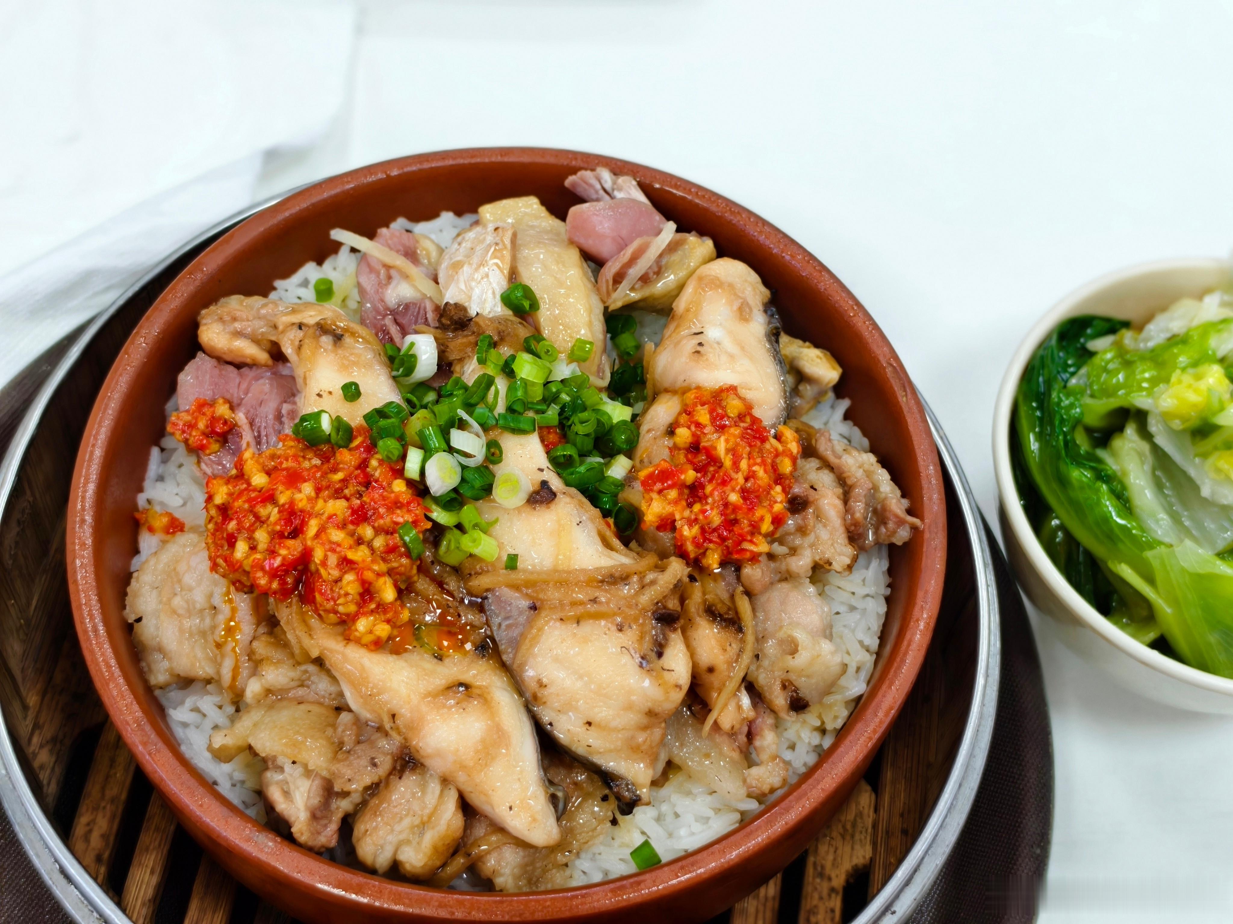 今晚食蒸仔饭鱼腩+五花肉+腊鸭肉 