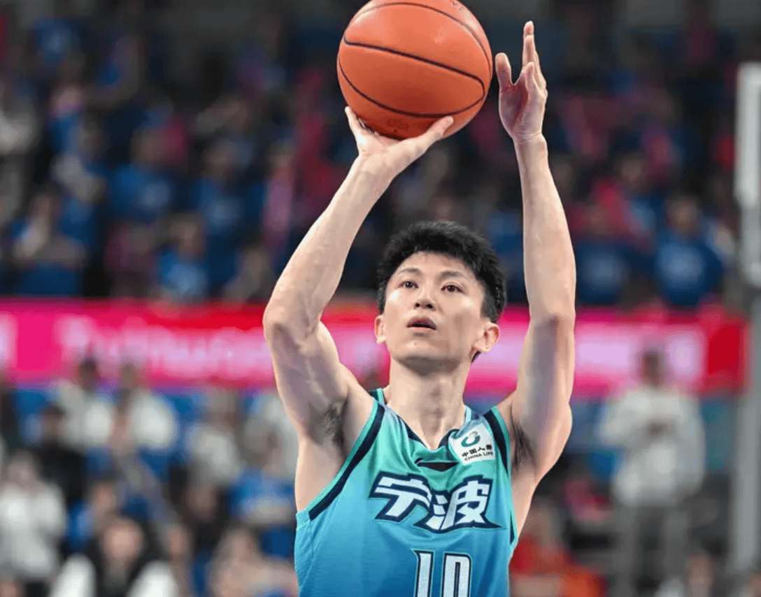刘晓宇：恭喜上海夺冠，身为曾经大鲨鱼的一员为你们骄傲