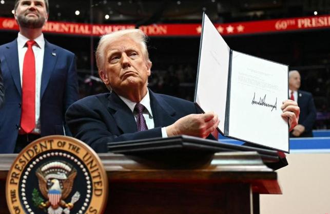 特朗普最近在华盛顿的晚宴上提到，打算买下格陵兰岛，把加拿大变成美国的第51个州，