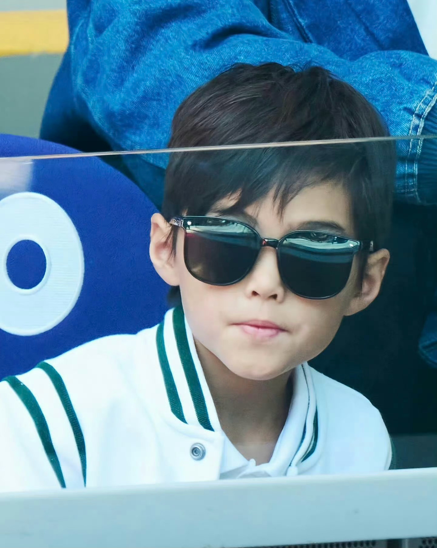 周杰伦昆凌8岁儿子正脸照！