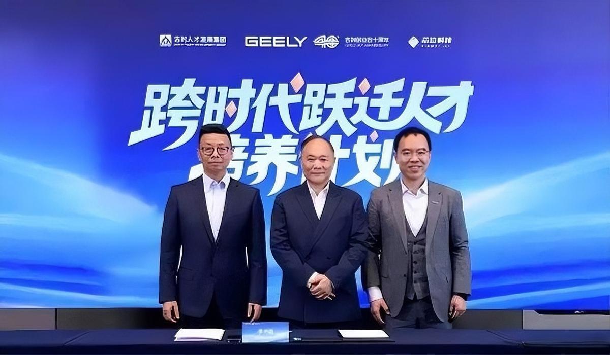 一个初二女生曾对我说过一句话，我到现在都记得：“你们只在选拔我们，却没有培养我们
