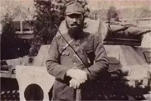 1939年，日本大佐为了取乐，连续打死8名中国士兵，当他瞄准第9人，对副官说：“