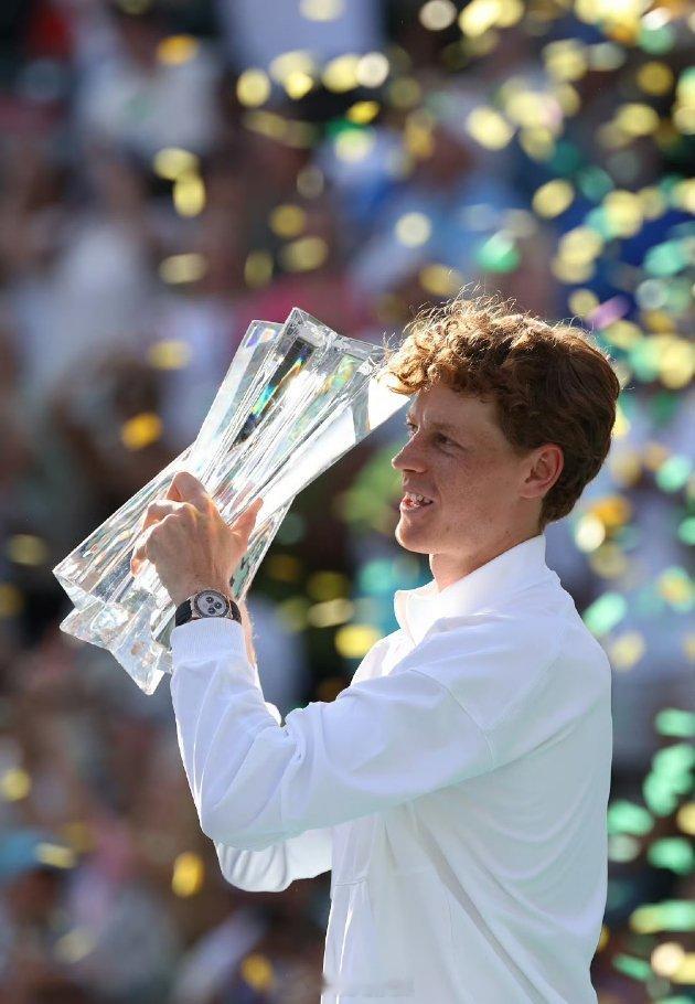 【亮数据】：男网双子星阿卡辛纳统治ATP。从2024赛季辛纳解禁复出开始，辛纳阿