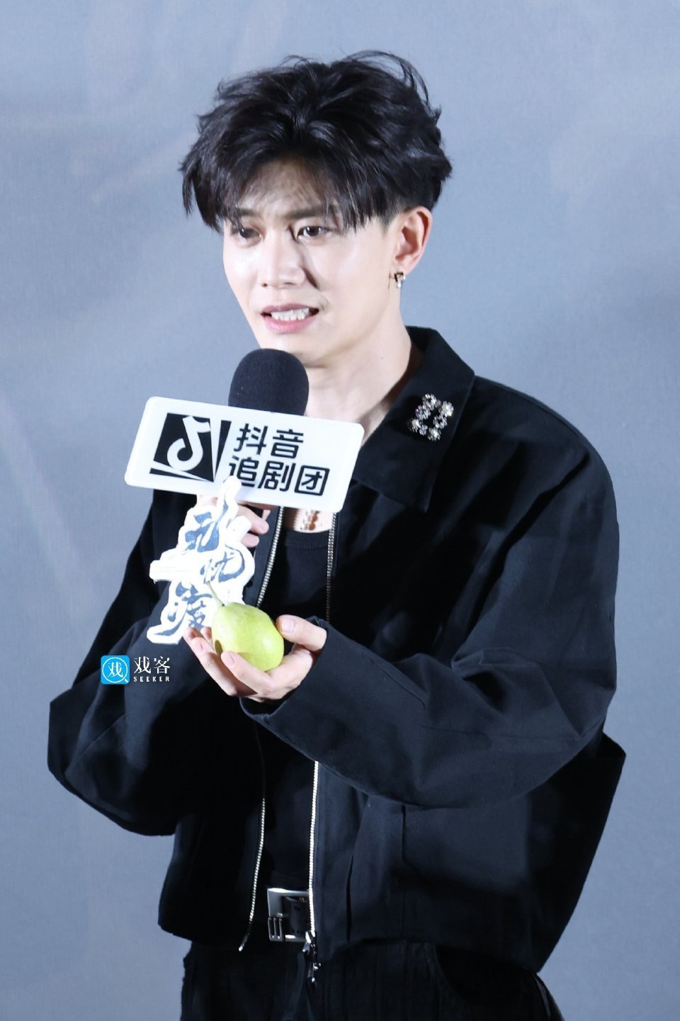📮任嘉伦 宋祖儿《无忧渡》剧宣发布会生图状态。 ​​​