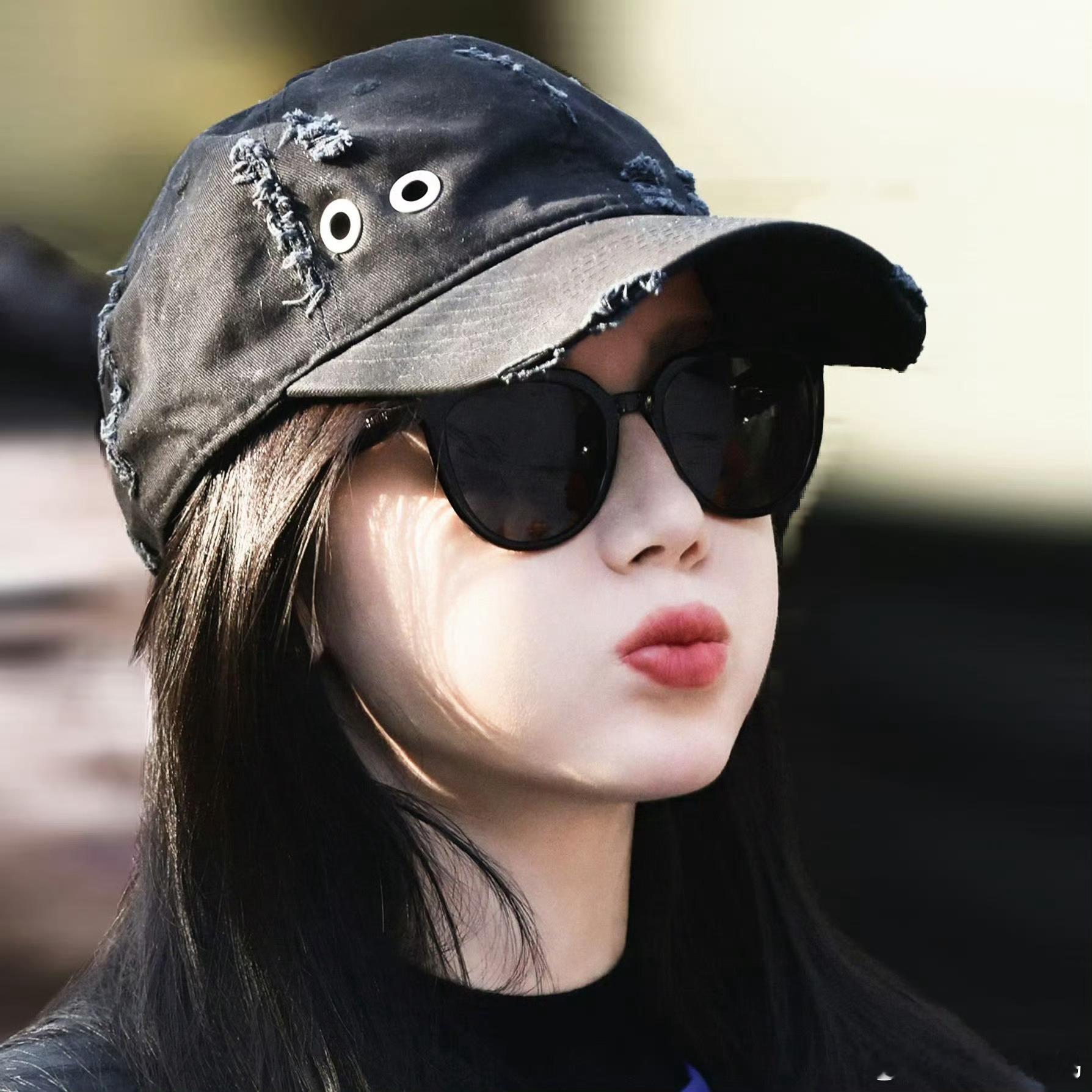 接到这个迪丽热巴的亲亲😙😘 ​​​