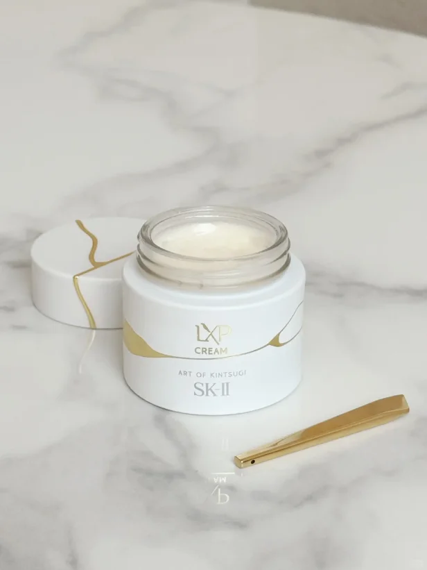 不是。。这面霜是真能让松垮脸摇身变紧嘭啊