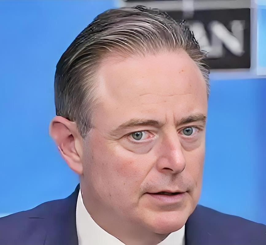 比利时首相巴尔特·德韦弗直言不讳指特朗普“更喜欢普京，而不是泽连斯基”，欧盟唯一