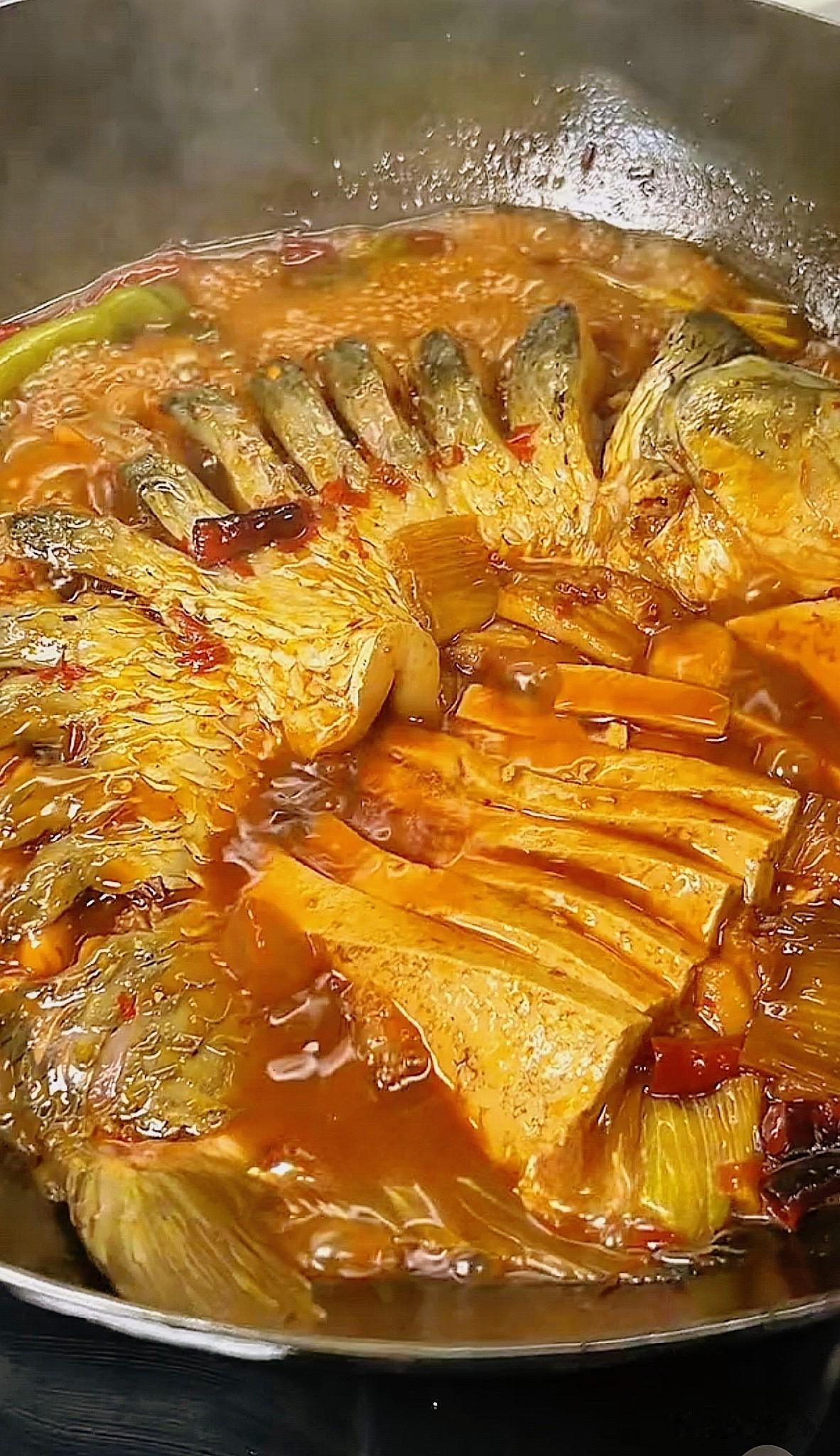 零油炸家常酱烧鱼保姆级教程，鱼肉不腥超入味，味道不输饭店招牌菜
 
很多人在家烧