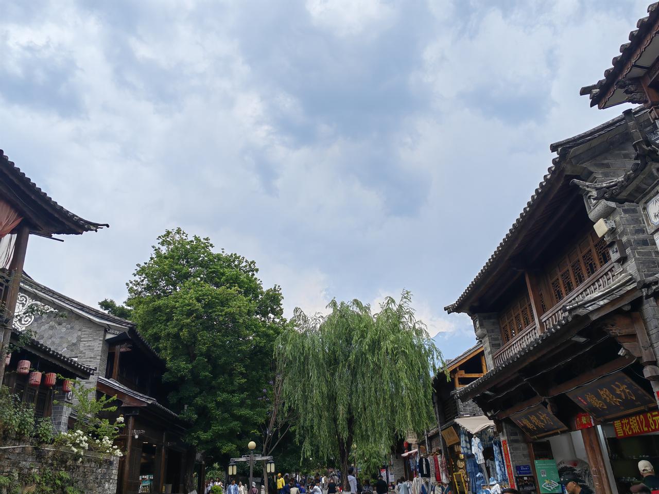 大理的风吹散了满身的班味

七岁到四十七岁，你把许愿这件事从“成为别人眼中的谁”