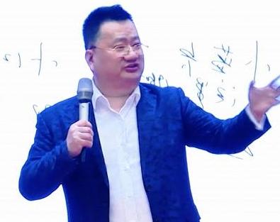 据悉，特朗普团队于2026年1月16日被曝紧急升级了安保措施，特勤局新增防弹车阵