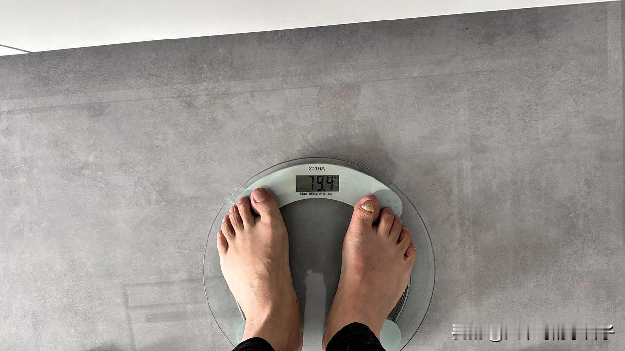 分享我这周有趣的事：最近采用了8+16饮食法（将进食时间控制在8小时内，其余16
