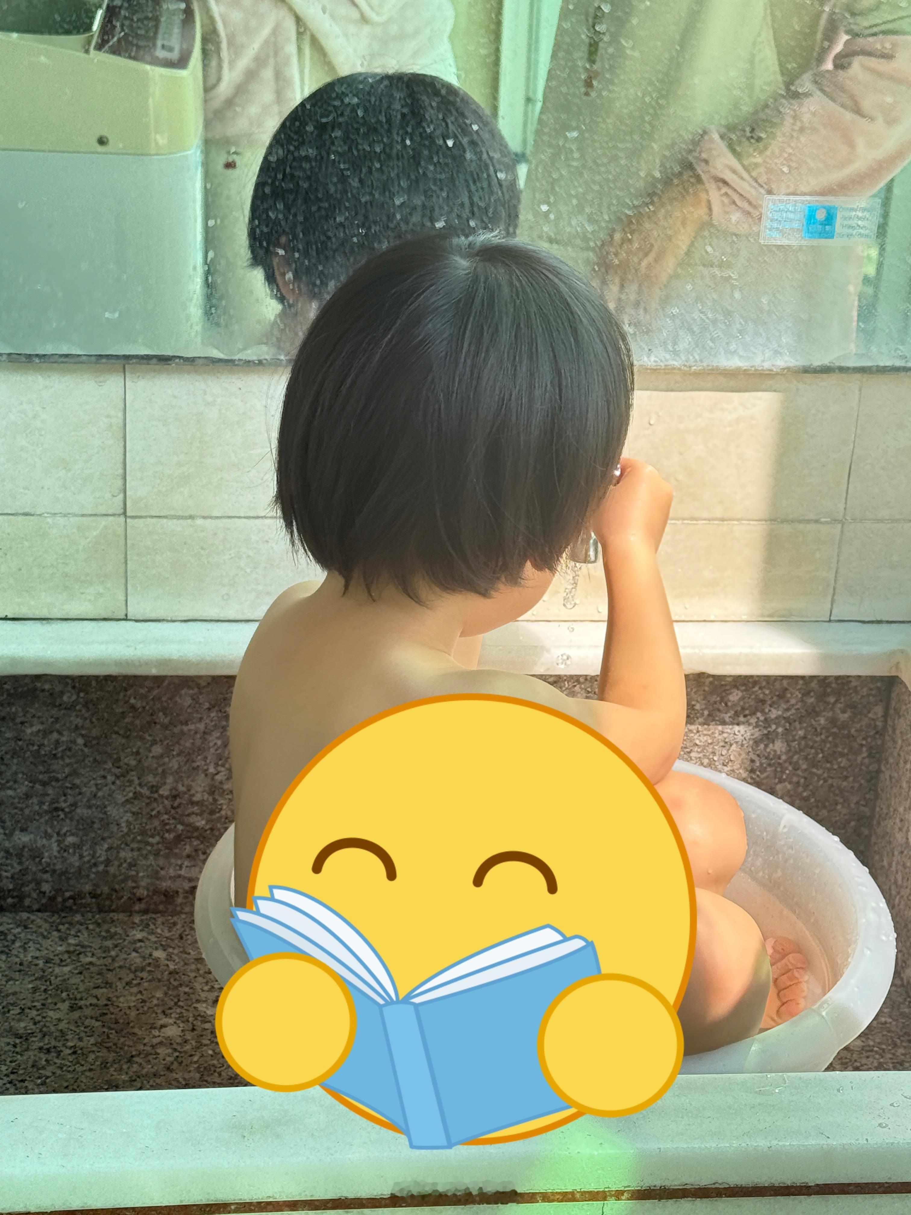 球宝可能要进复联了大冬天的给自己泡了个冰水浴，洗完后说不冷，要裸体。