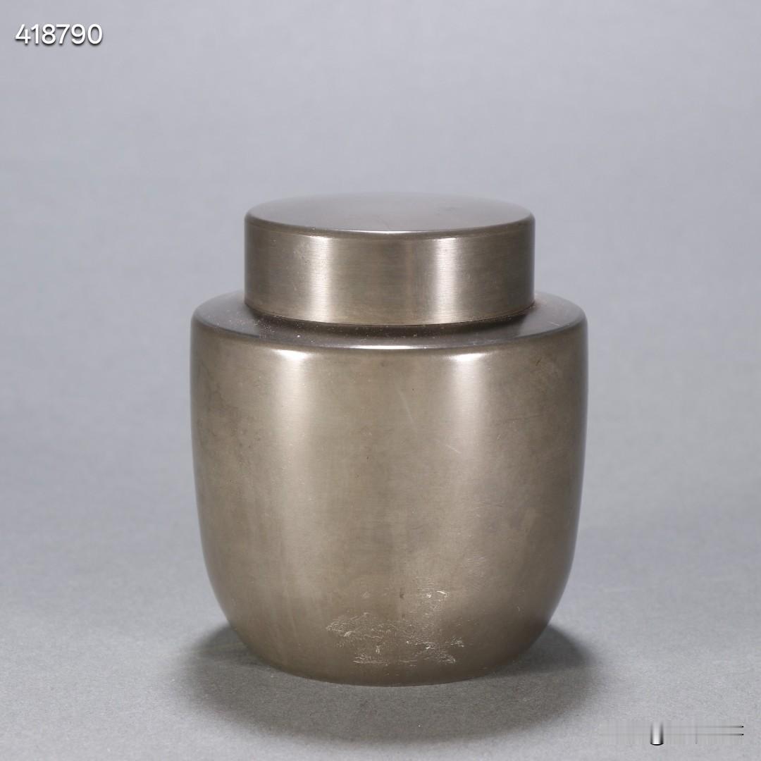 旧藏 锡刻茶叶罐
规格：高8cm宽7cm