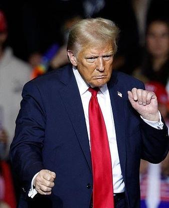 【特朗普的暂时得意的代价是走向深渊】
        特朗普逮捕马杜罗，看似一时