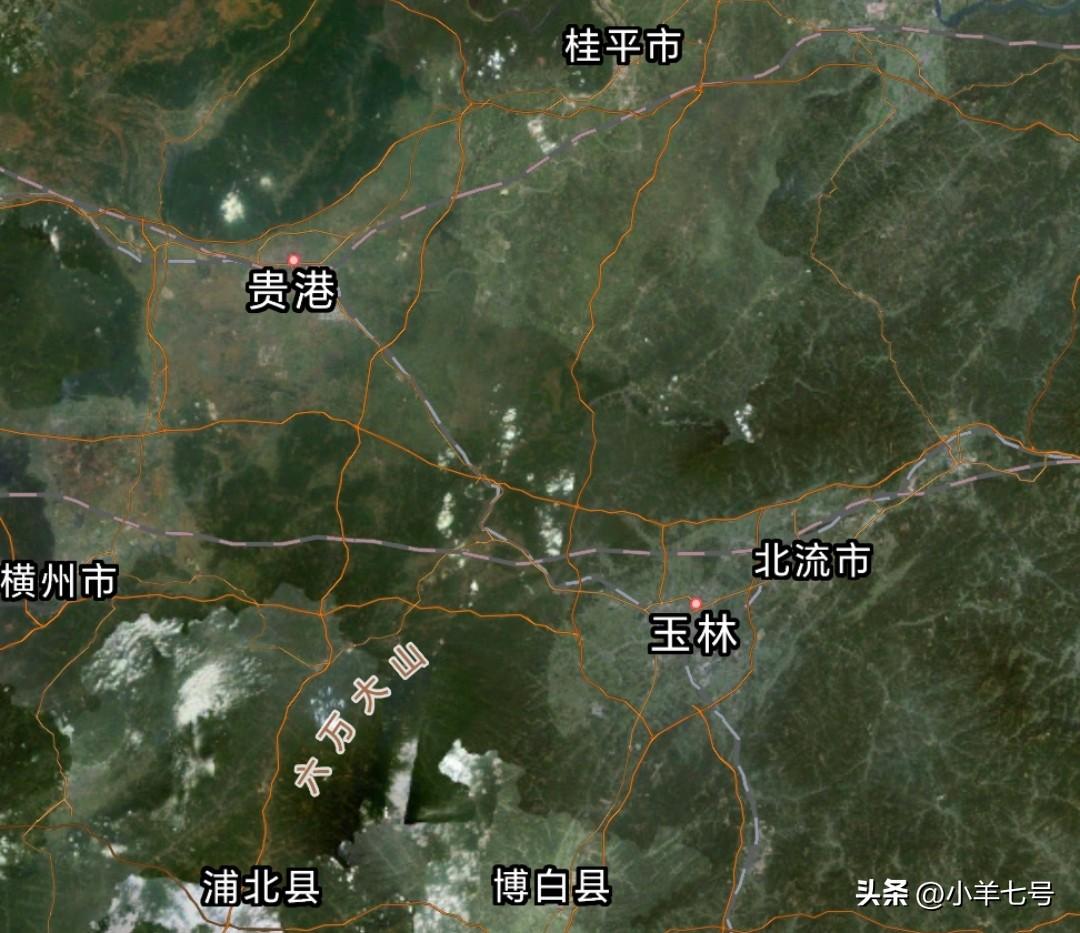 有人说贵港比玉林条件好几倍，
但贵港经济貌似与玉林差距越来越大！
从地理条件来看