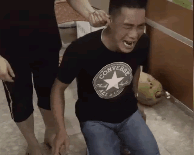 女子衣柜里突然发现了10万元巨款，以为是丈夫存的私房钱，拿着这笔钱就去存银行，谁