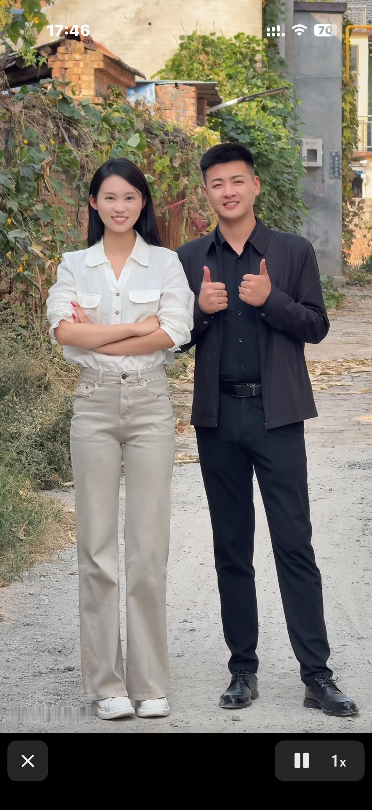 老家的堂弟要结婚了，看照片还真是郎才女貌，
叔叔这次估计真的要高兴的合不拢嘴了。