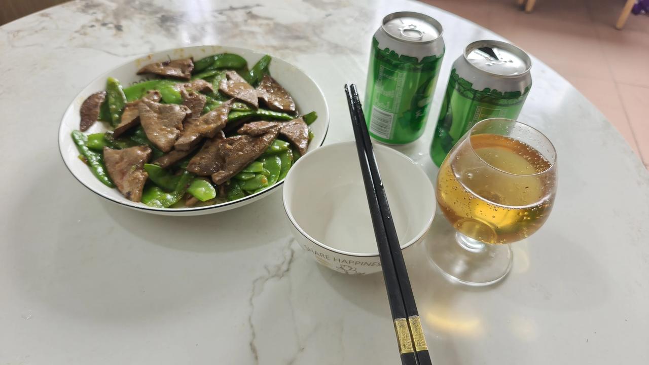 晒出相册最近的一张美食照片这两张照片就是我今日中午的午餐，我不敢称是美食，因为只