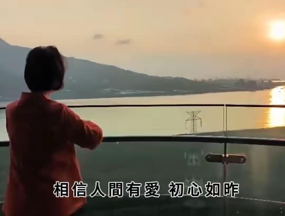 看得出来，这条琼瑶告别视频是非常认真的制作的。这很符合琼瑶的性格，就算是去世，都