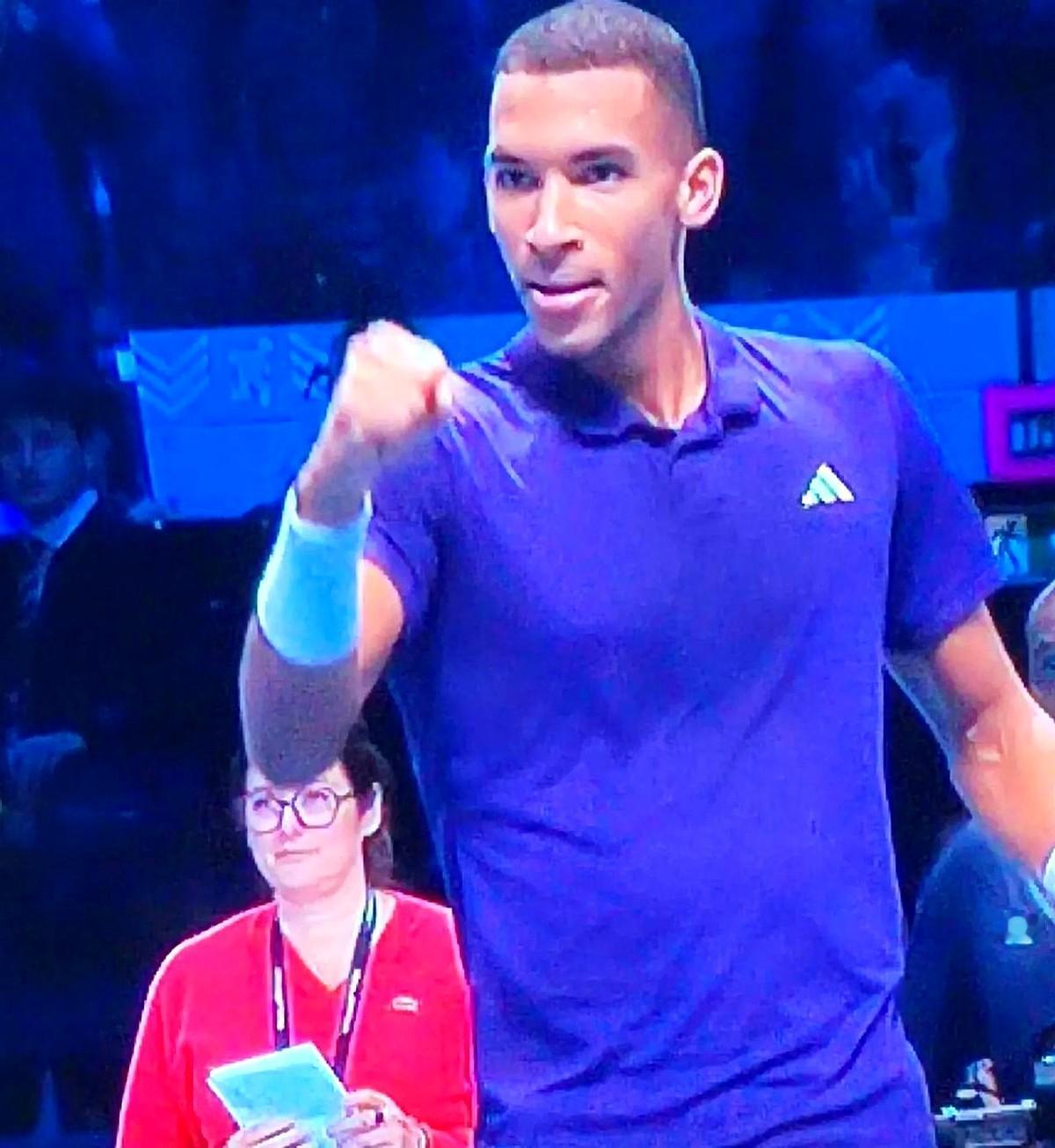 ATP年终总决赛小组赛上演神逆转！阿利亚西姆差点被谢尔顿“送走”，结果最后时刻直