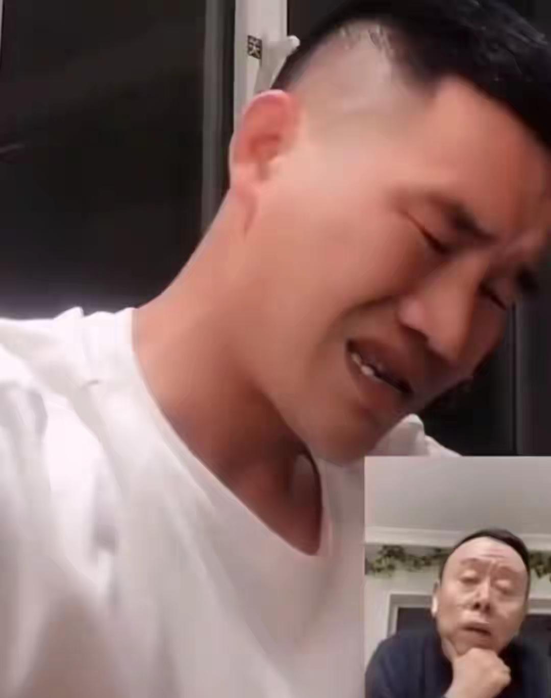警服当戏服，嘎子把自己“演”进拘留所

嘎子谢孟伟穿警服直播带货，放话“公安来了