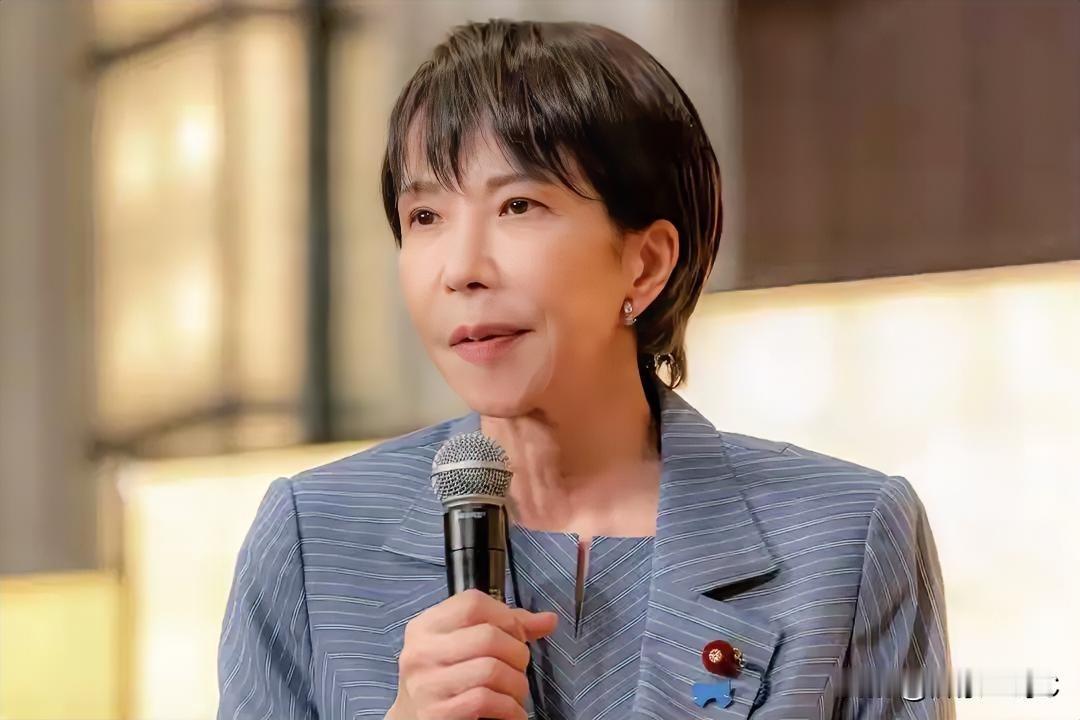 日本众议院正式解散！
今天日本众议院议长额贺福志郎在众议院全体会议上宣读解散诏书