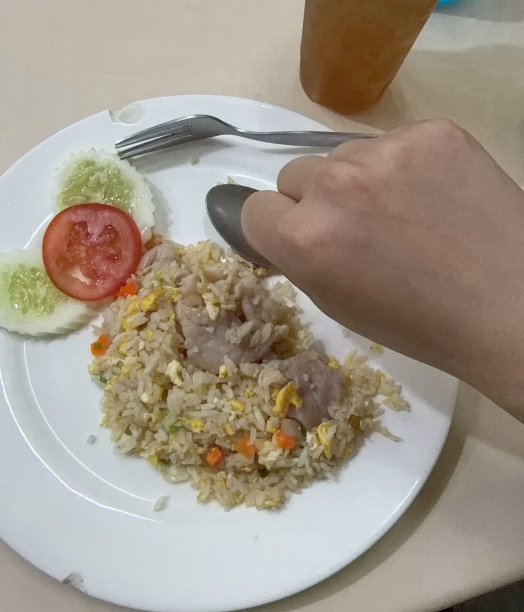 这个分量我一个人要点三份菜才能吃饱不过是真的便宜，你们猜猜多少钱 