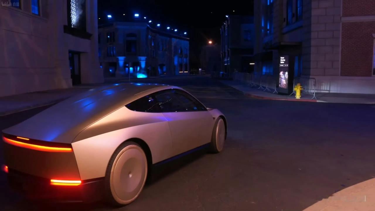 特斯拉Robotaxi新车
两门，蝴蝶门
没有方向盘
没有踏板
没有后视镜
前面