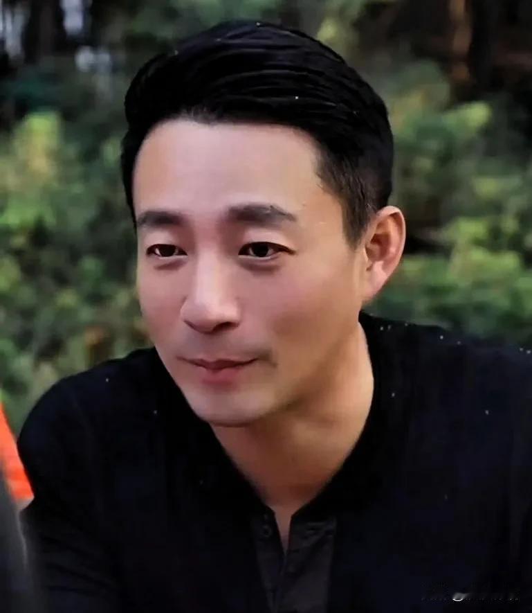 明星夫妻离婚后孩子隐私被曝光引争议 转移焦点带货行为惹众怒 各方反应不一
最近网
